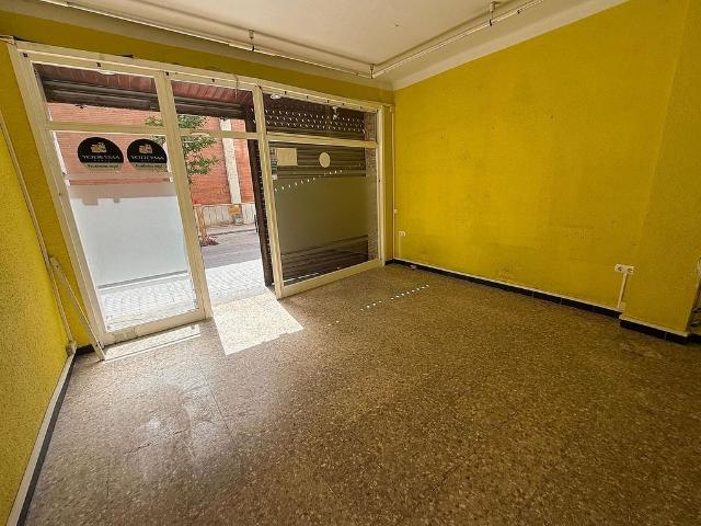 Local comercial en alquiler en Hospitalet de Llobregat, L´, de 49 m² 1 habitación por 800