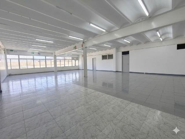 Local comercial en alquiler en Hospitalet de Llobregat, L´, de 560 m² 1 habitación por 1.800