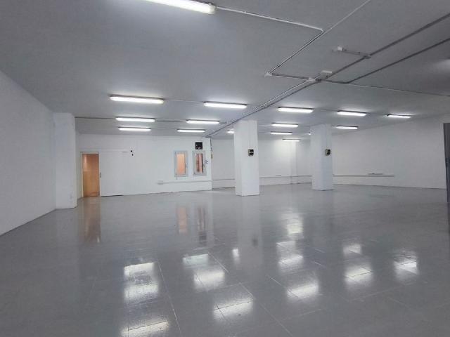 Local comercial en alquiler en Hospitalet de Llobregat, L´, de 280 m² 1 habitación por 1.680