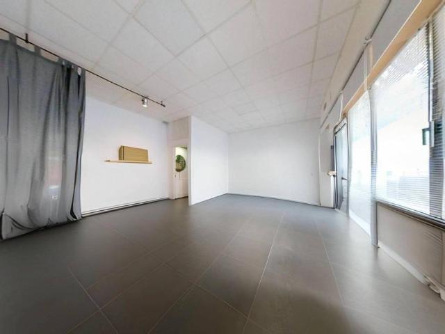 Local comercial en Alquiler en Hostal
