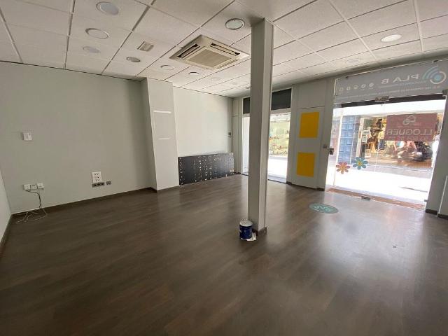 Local comercial en alquiler en Igualada, de 75 m² por 600