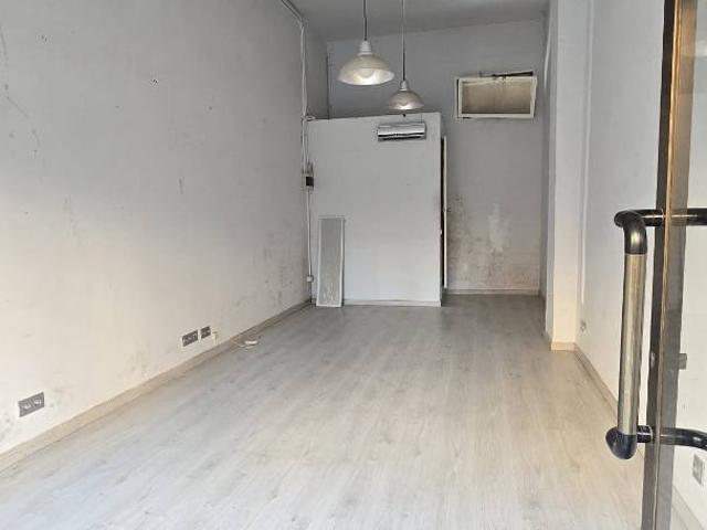 Local comercial en Alquiler en Joc de la Bola Camps d'Esports