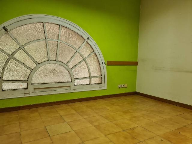 Local comercial en Alquiler en Olot