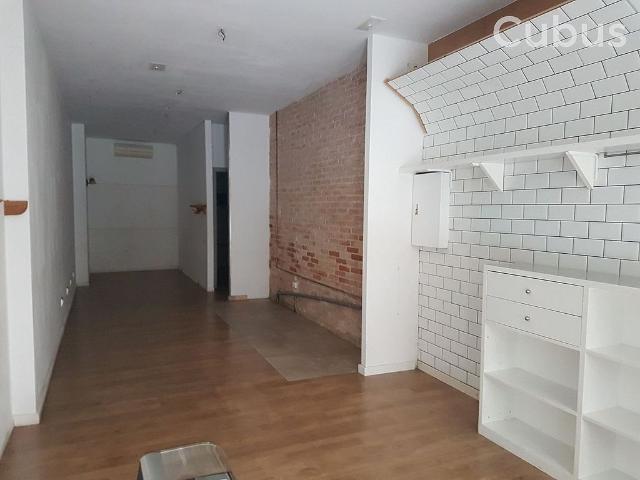 Local comercial en alquiler en Olot, de 50 m² por 490
