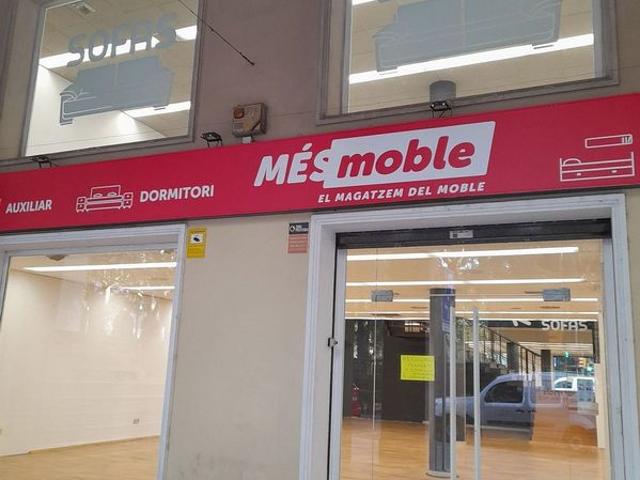 Local comercial en alquiler en Olot, de 280 m² por 1.950