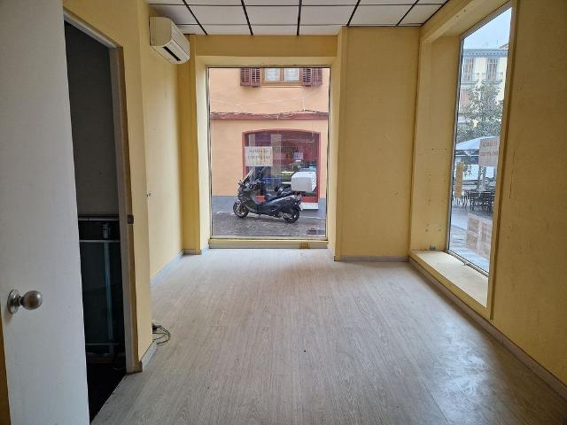 Local comercial en alquiler en Olot, de 35 m² 1 habitación por 400