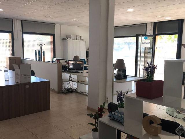 Local comercial en Alquiler en La Girada