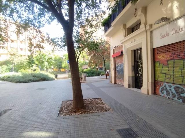Local comercial en Alquiler en La Nova Esquerra de l'Eixample