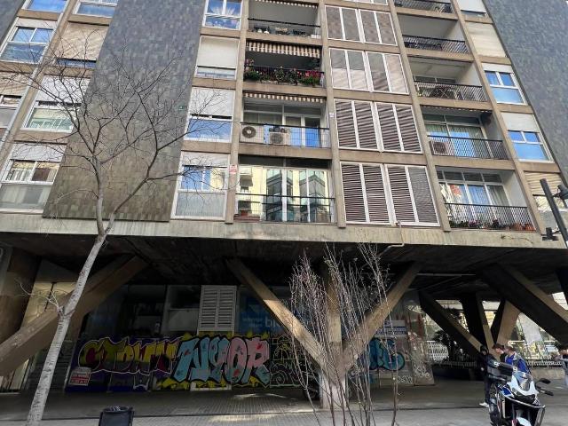 Local comercial en Alquiler en La Nova Esquerra de l'Eixample
