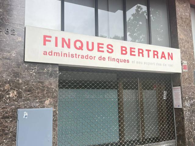 Local comercial en Alquiler en La Nova Esquerra de l'Eixample