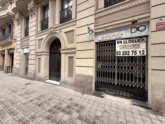 Local comercial en Alquiler en La Nova Esquerra de l'Eixample