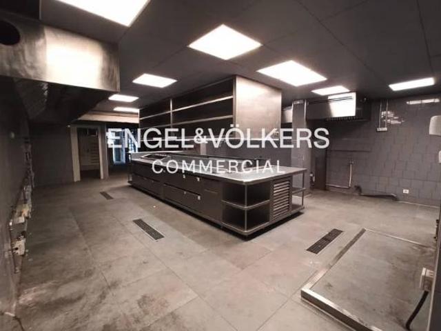 Local comercial en Alquiler en La Nova Esquerra de l'Eixample