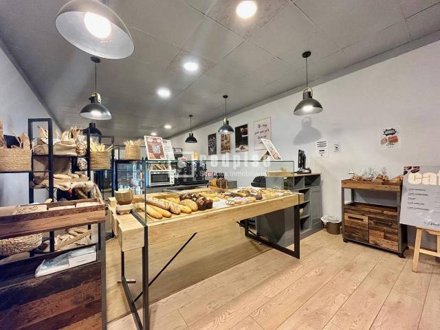 Local comercial en Alquiler en La Nova Esquerra de l'Eixample