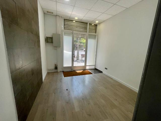 Local comercial en Alquiler en La Nova Esquerra de l'Eixample