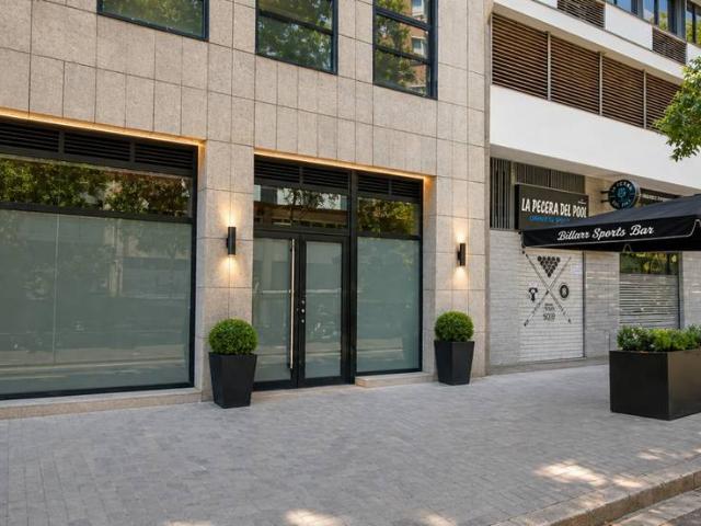 Local comercial en Alquiler en La Nova Esquerra de l'Eixample