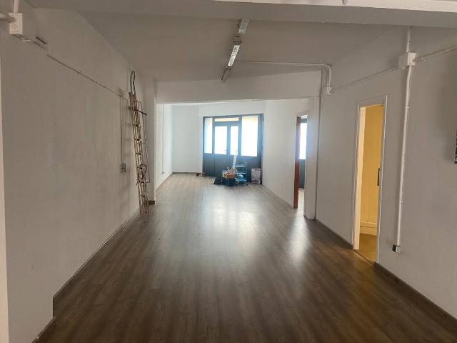 Local comercial en Alquiler en La Salut