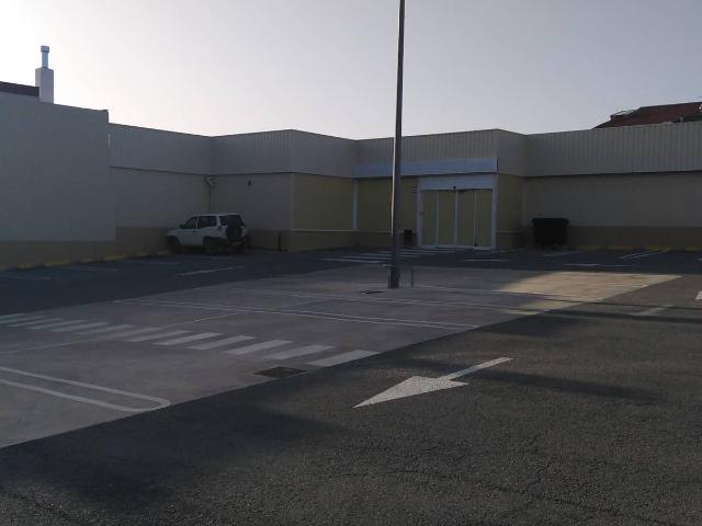 Local comercial en Alquiler en La Sénia
