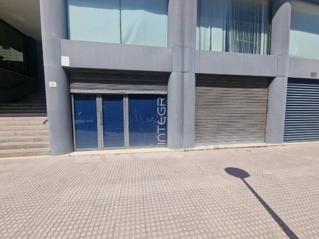 Local comercial en Alquiler en La Vall d'Hebron