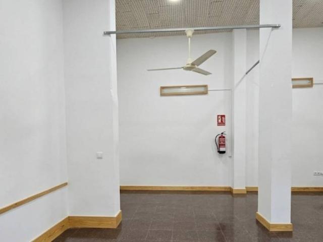 Local comercial en Alquiler en La Verneda i la Pau