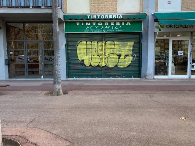 Local comercial en Alquiler en La Verneda i la Pau
