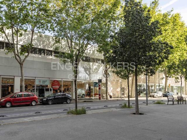 Local comercial en Alquiler en La Verneda i la Pau
