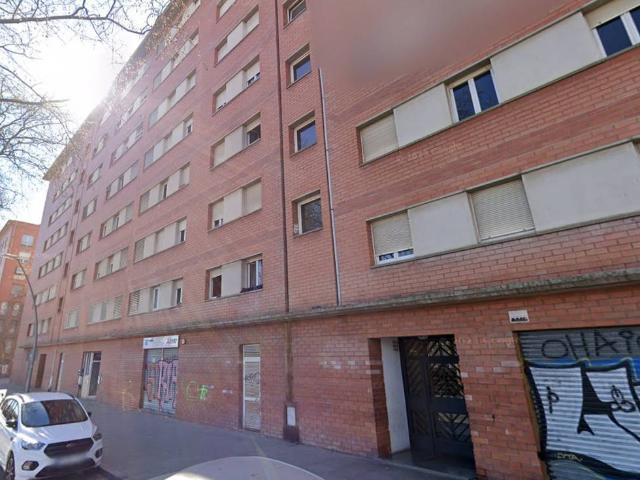 Local comercial en Alquiler en La Verneda i la Pau
