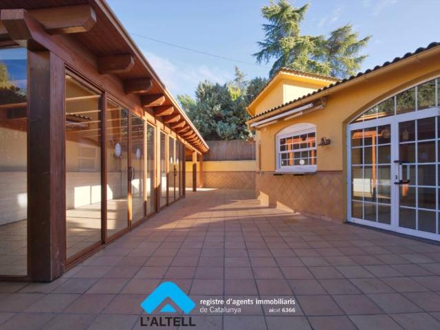 Local comercial en Alquiler en L'Ametlla del Vallès