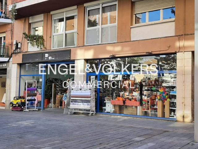 Local comercial en Alquiler en L'Eixample
