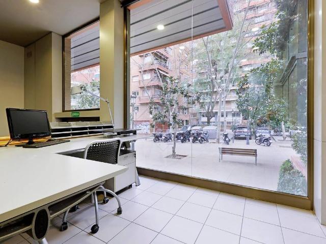 Local comercial en Alquiler en Les Tres Torres