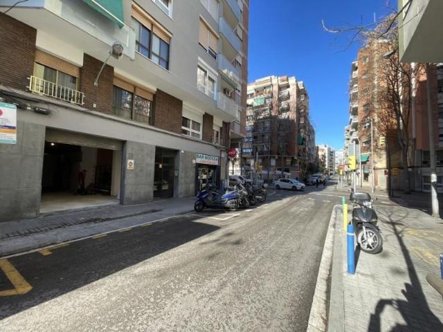 Local comercial en alquiler en L'Hospitalet de Llobregat, Santa Eulalia