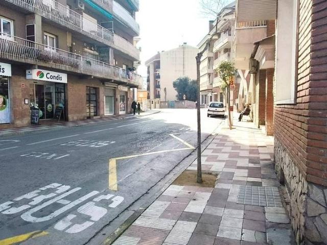 Local comercial en Alquiler en Mont Ferrant Joan Carles I