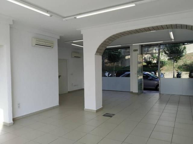 Local comercial en Alquiler en Mont Ferrant Joan Carles I
