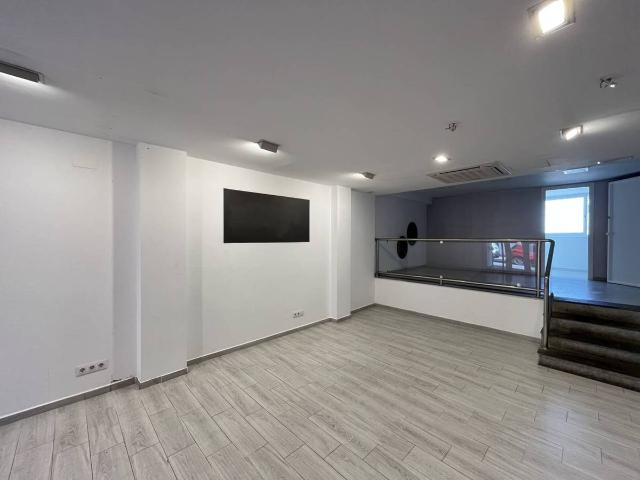 Local comercial en Alquiler en Montornès del Vallès