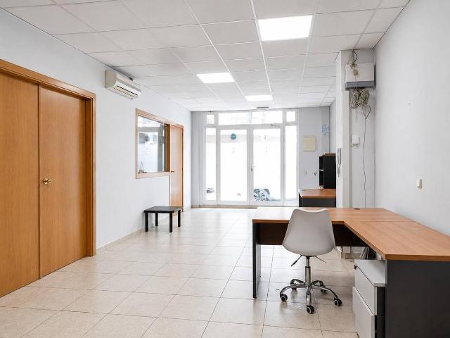 Local comercial en Alquiler en Montornès del Vallès