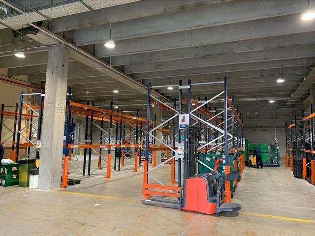 Local comercial en alquiler en Montcada i Reixac, de 5.520 m² por 24.012