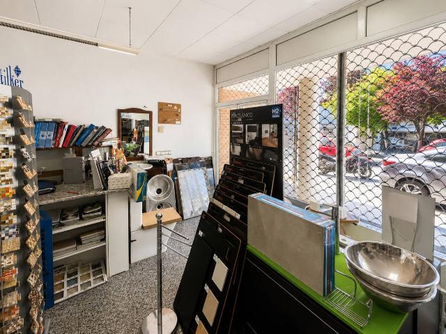 Local comercial en Alquiler en Montilivi