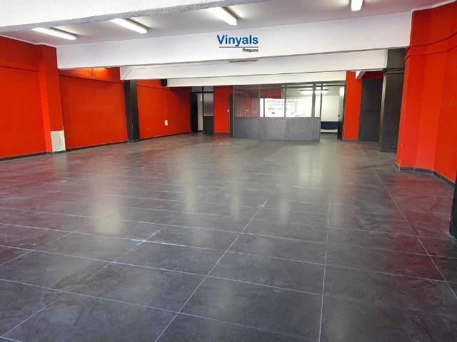 Local comercial en alquiler en Mataró, de 399 m² por 1.800