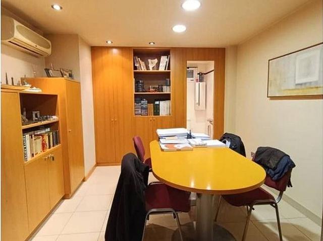 Local comercial en alquiler en Manresa, de 119 m² por 700