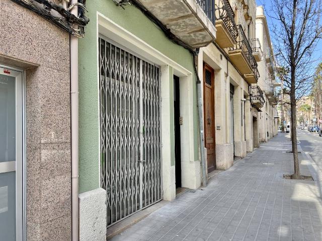 Local comercial en Alquiler en Mestral