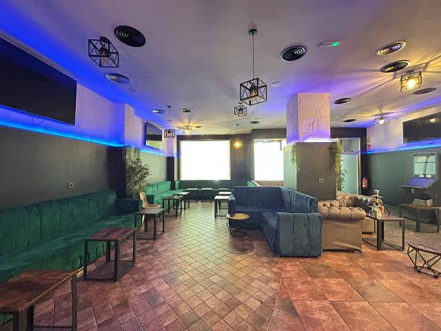 Local comercial en Alquiler en Nou Eixample Sud
