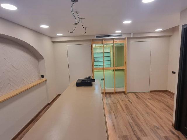Local comercial en Alquiler en Nucli Urbà