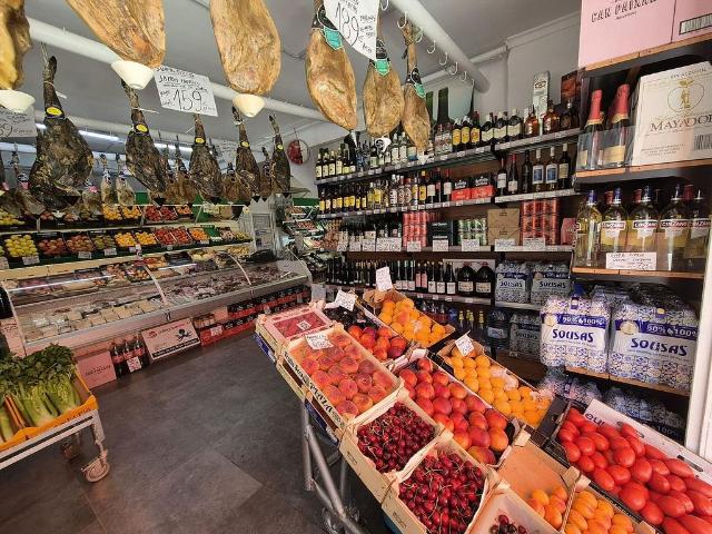 Local comercial en alquiler en Sabadell, de 100 m² por 1.100