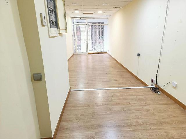 Local comercial en alquiler en Sabadell, de 120 m² por 875