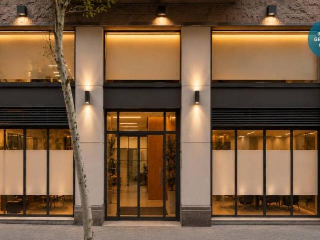 Local comercial en Alquiler en Sagrada Família