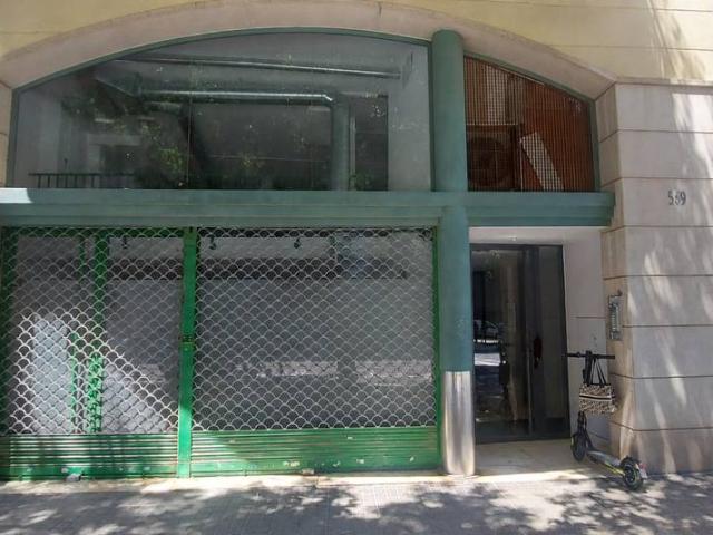 Local comercial en Alquiler en Sagrada Família