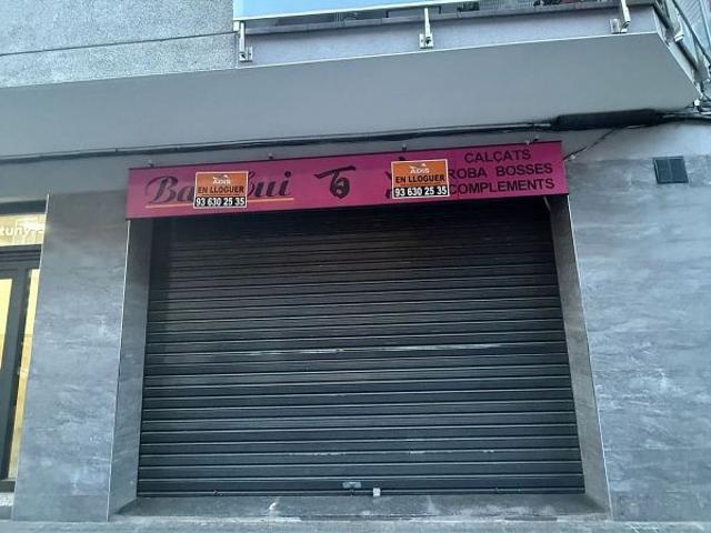Local comercial en alquiler en Sant Boi de Llobregat, de 219 m² por 1.480