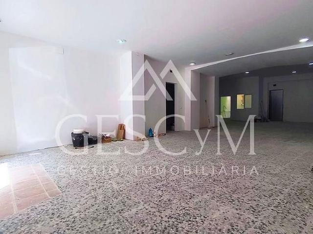 Local comercial en alquiler en Sant Joan Despí, de 120 m² por 900