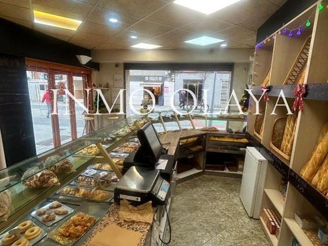 Local comercial en alquiler en Sant Joan Despí, de 45 m² 2 habitaciones por 1.200