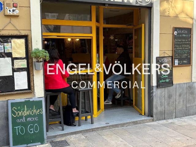Local comercial en Alquiler en Sant Pere, Sta. Caterina i la Ribera