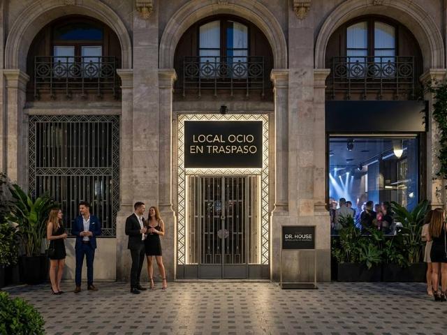 Local comercial en Alquiler en Sant Pere, Sta. Caterina i la Ribera